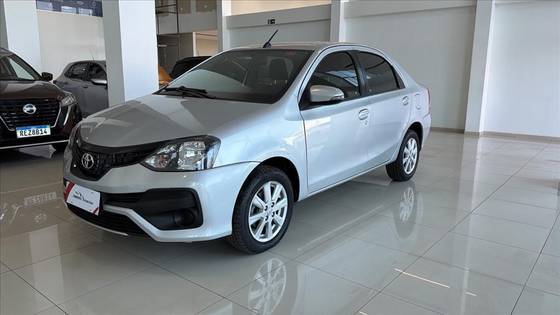 TOYOTA ETIOS 1.5 X PLUS SEDAN 16V FLEX 4P AUTOMÁTICO TOYOTA ETIOS 1.5 X PLUS SEDAN 16V FLEX 4P AUTOMÁTICO